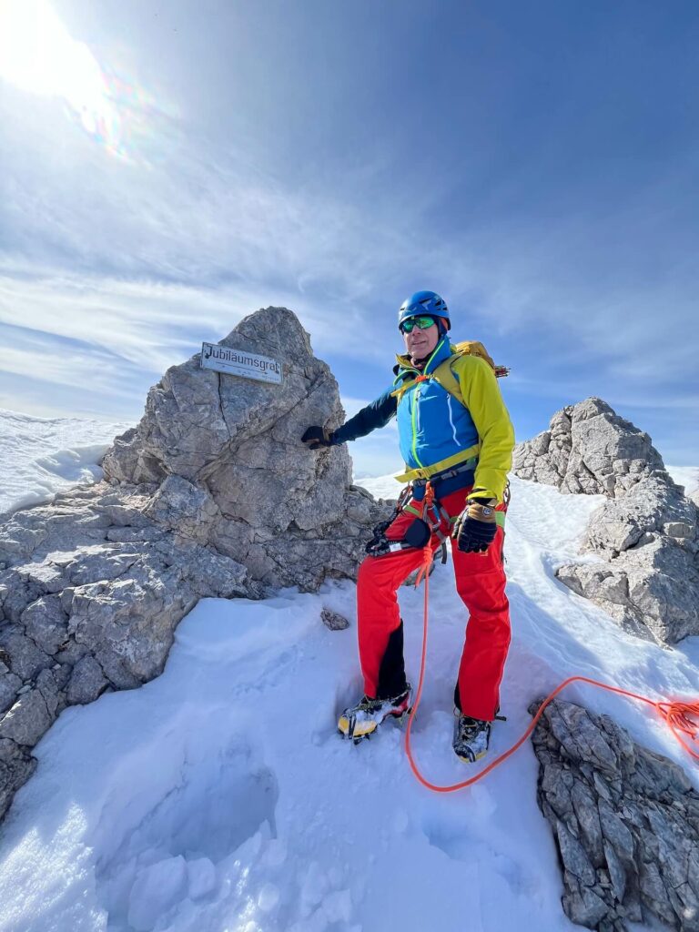 Jubilaeumsgrat Winter Winterbesteigung mit Bergfuehrer